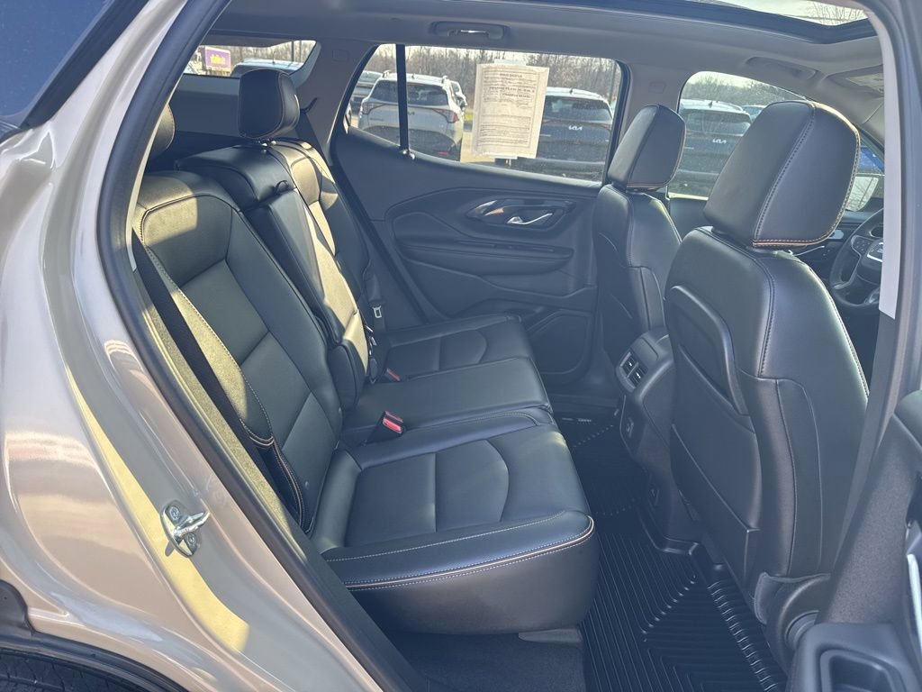 Used 2023 GMC Terrain AT4 AWD/4WD image 14