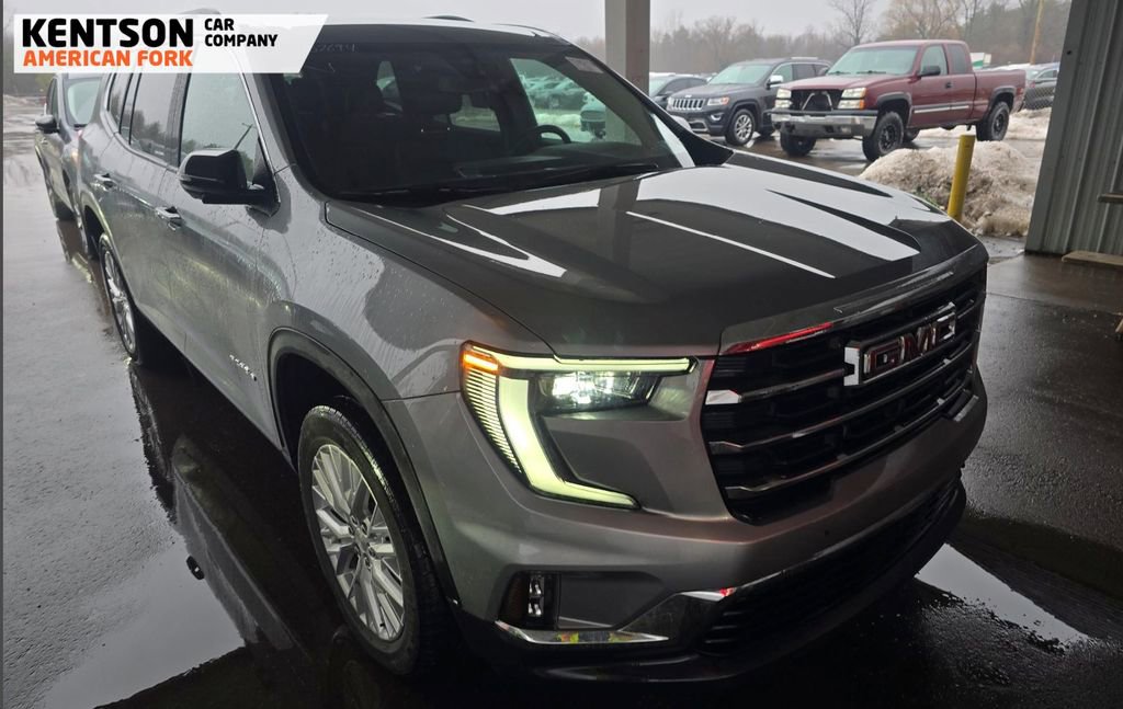 Used 2025 GMC Acadia Elevation w/ Elevation Premium Package image 2