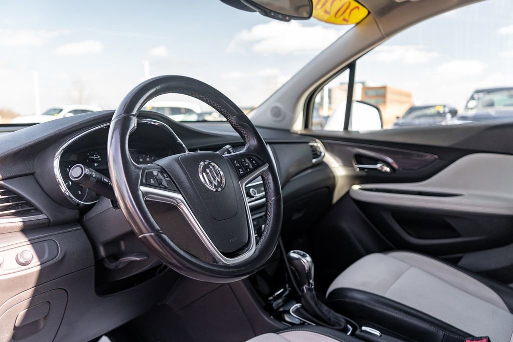 Used 2020 Buick Encore Preferred image 18