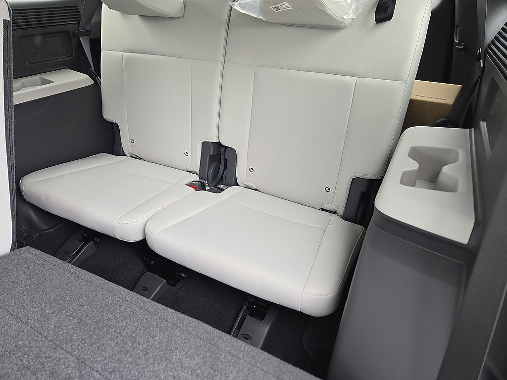 New 2026 Hyundai Santa Fe SE FWD image 31
