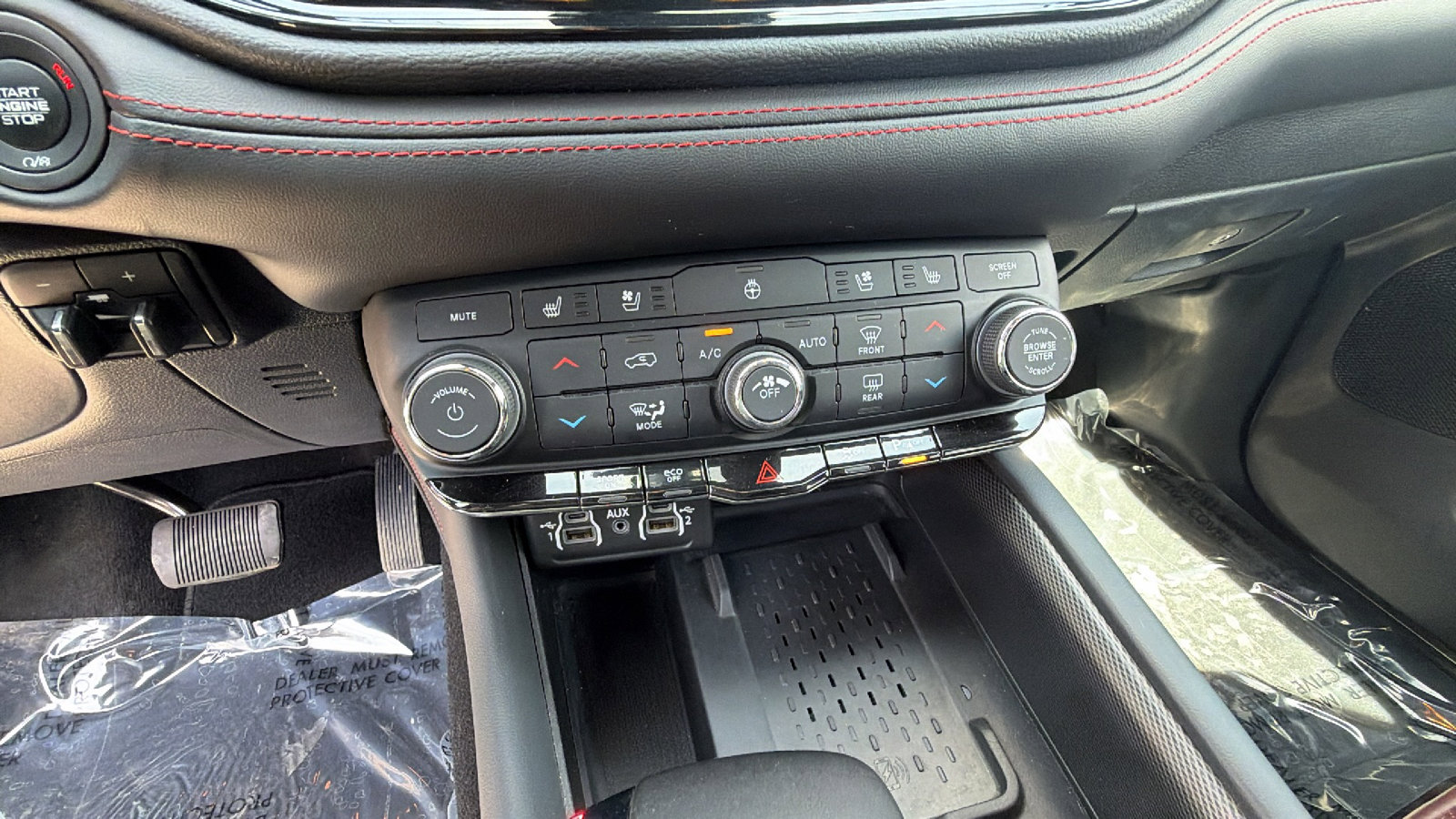 Used 2025 Dodge Durango R/T image 35