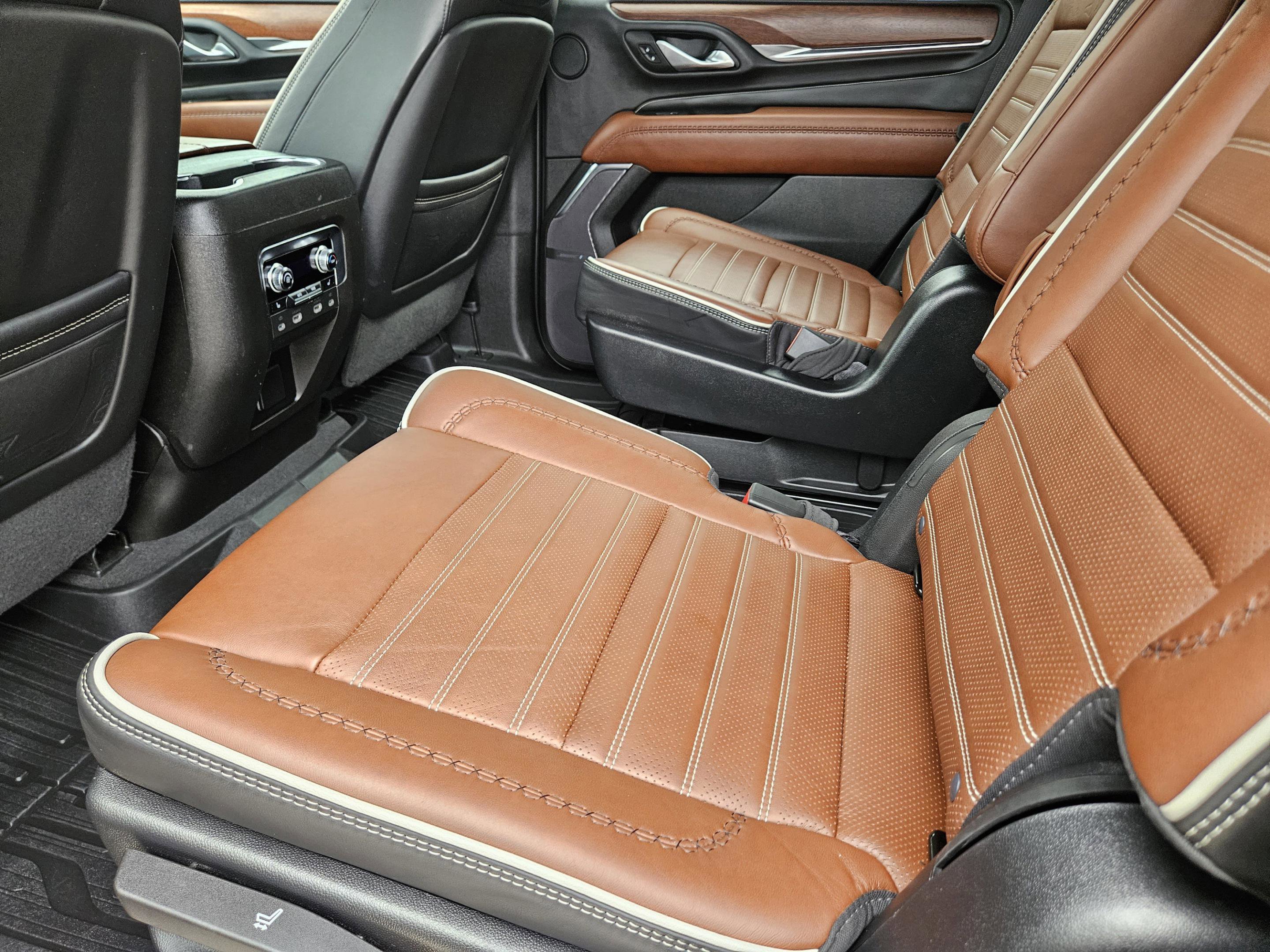 Used 2023 GMC Yukon Denali Ultimate image 33