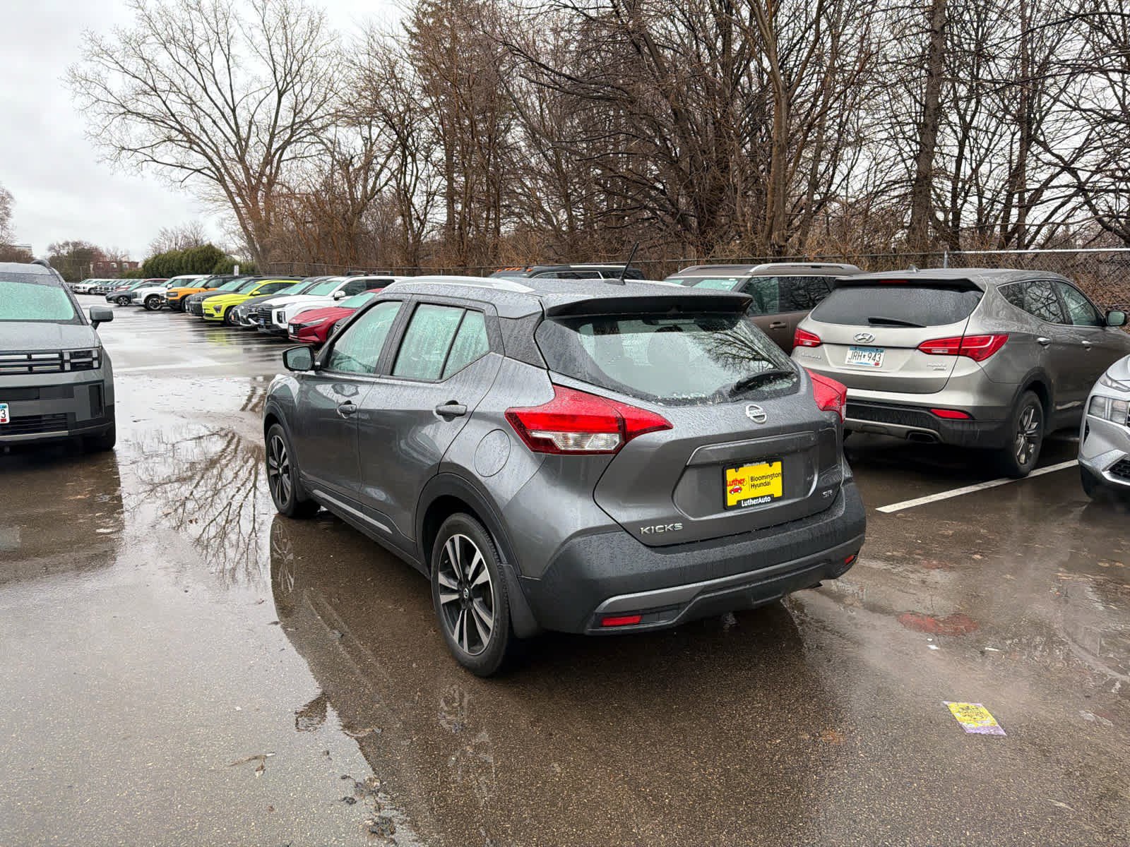 Used 2019 Nissan Kicks SR w/ SR Premium Package image 3