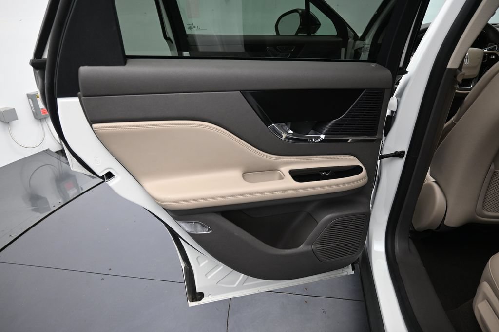 Used 2020 Lincoln Corsair AWD w/ Equipment Group 101A image 25