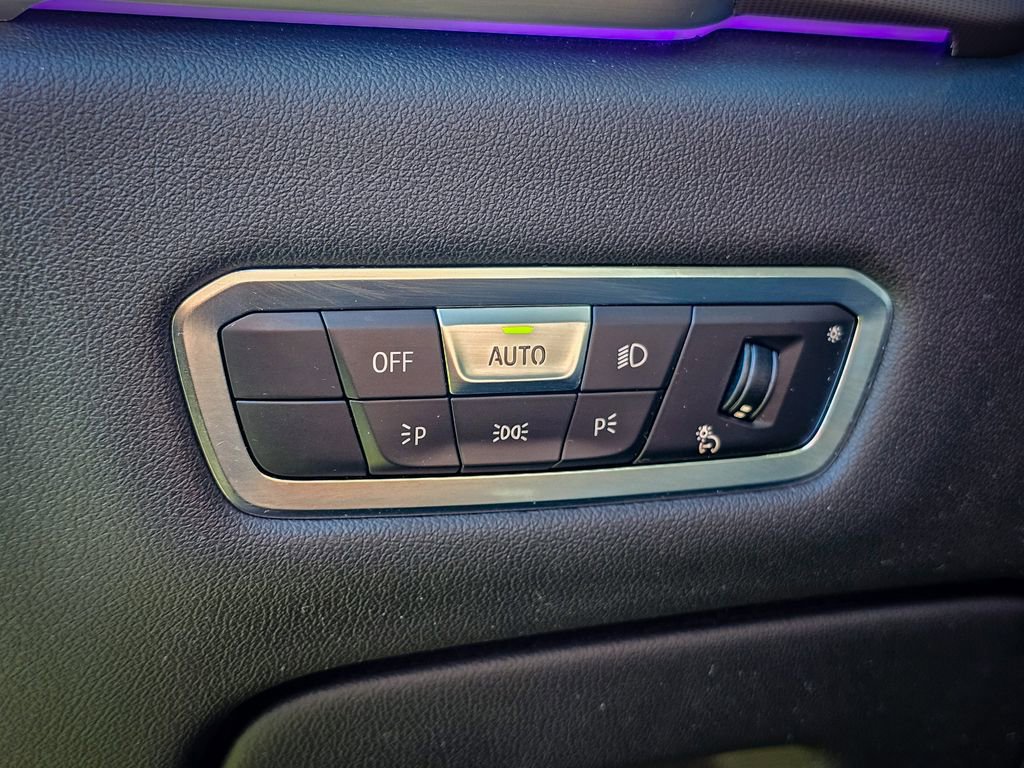 Used 2023 BMW X6 xDrive40i w/ Premium Package image 16