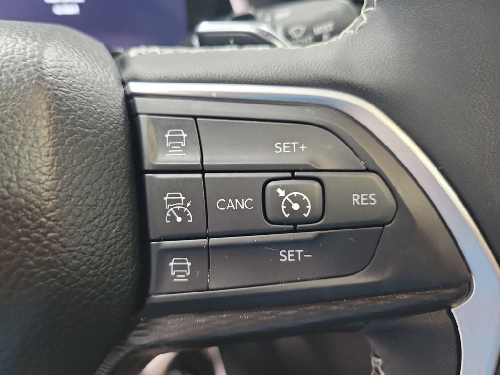 Used 2024 Jeep Grand Cherokee L Altitude AWD/4WD image 44