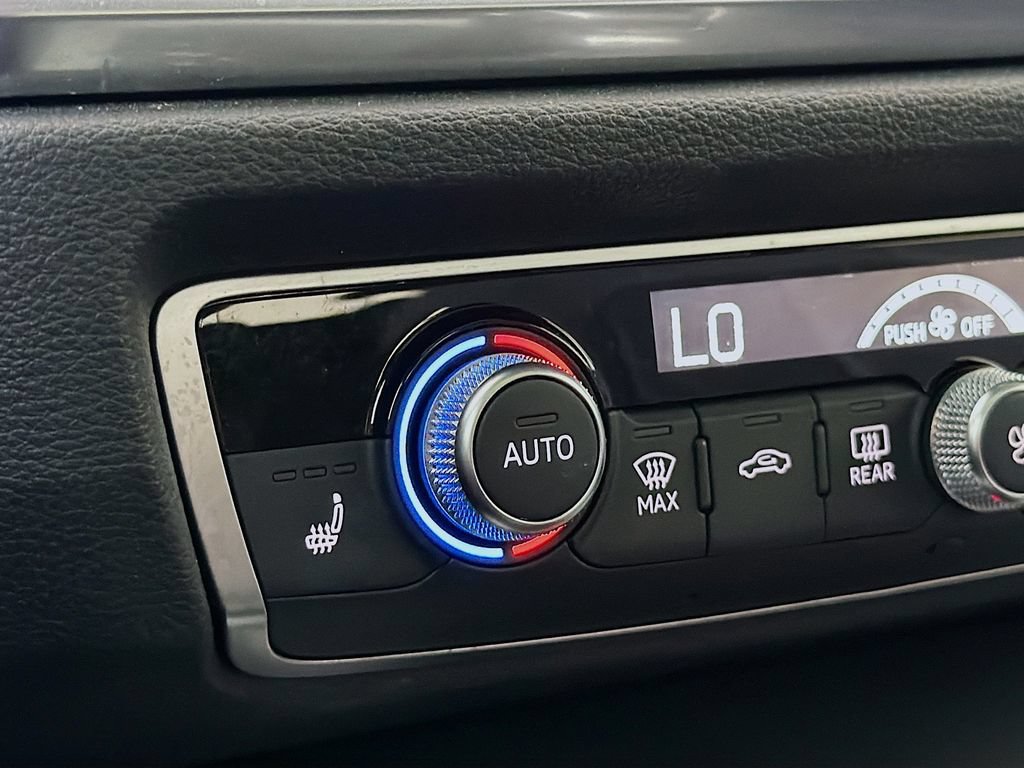 Used 2020 Audi Q3 2.0T Premium AWD/4WD image 24