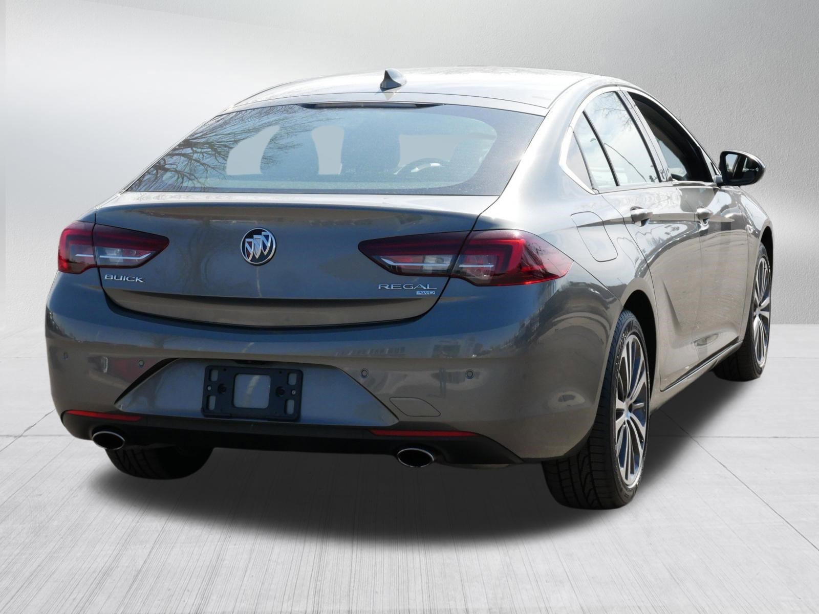 Used 2018 Buick Regal Essence w/ Driver Confidence Package #1 image 6