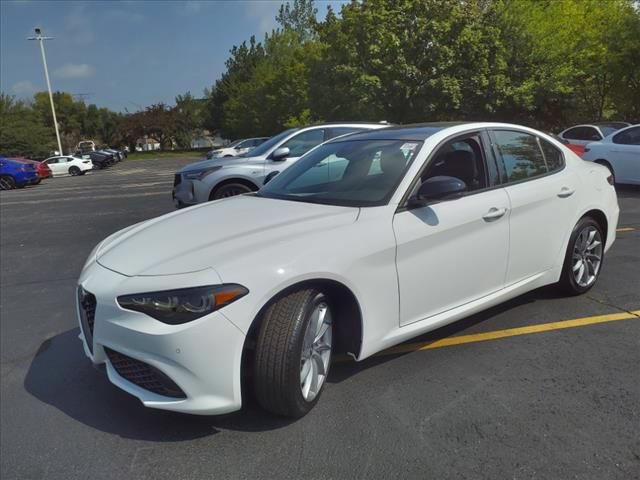 Used 2024 Alfa Romeo Giulia Sprint AWD/4WD image 7