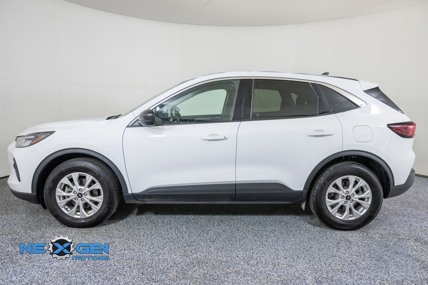 Used 2023 Ford Escape Active AWD/4WD image 4