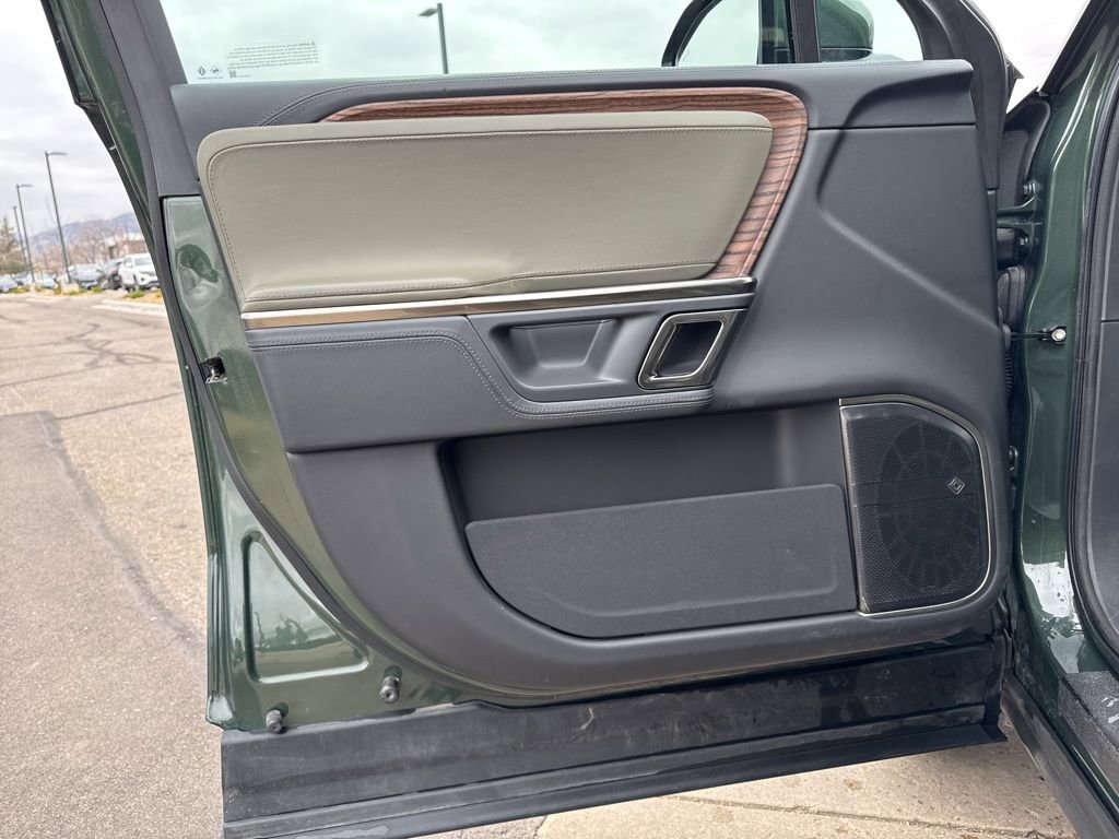 Used 2023 Rivian R1T Adventure image 10