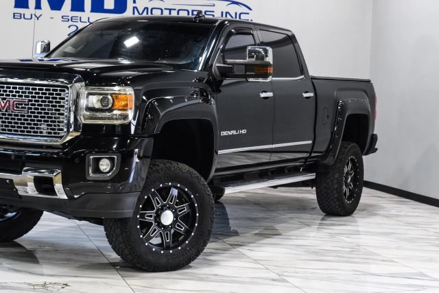 Used 2015 GMC Sierra 2500 Denali w/ Duramax Plus Package AWD/4WD image 8