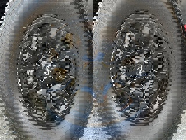 Used 2022 Toyota Tacoma SR w/ SX Package image 9