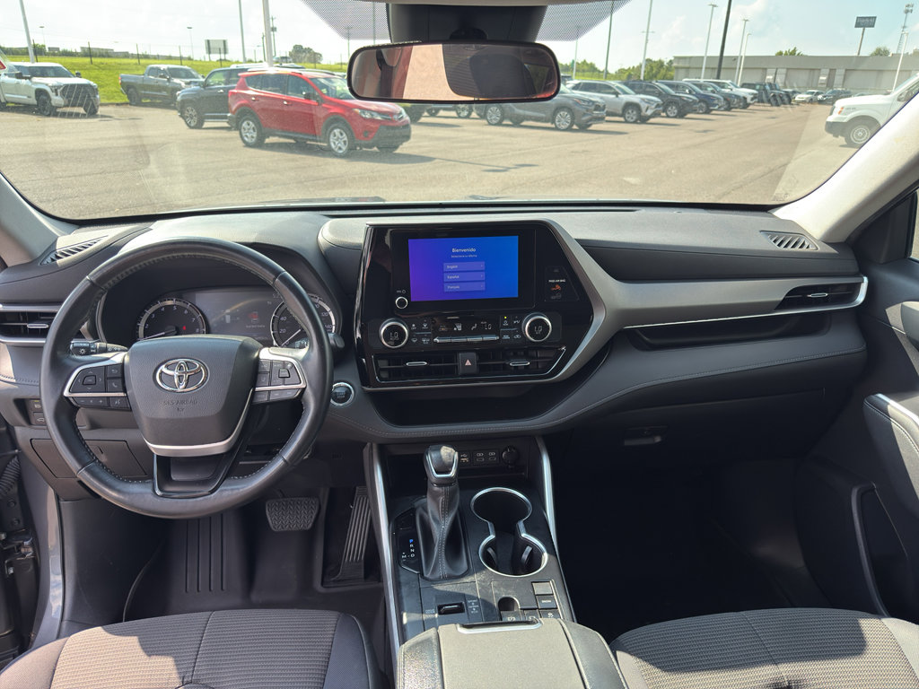 Used 2023 Toyota Highlander LE image 13