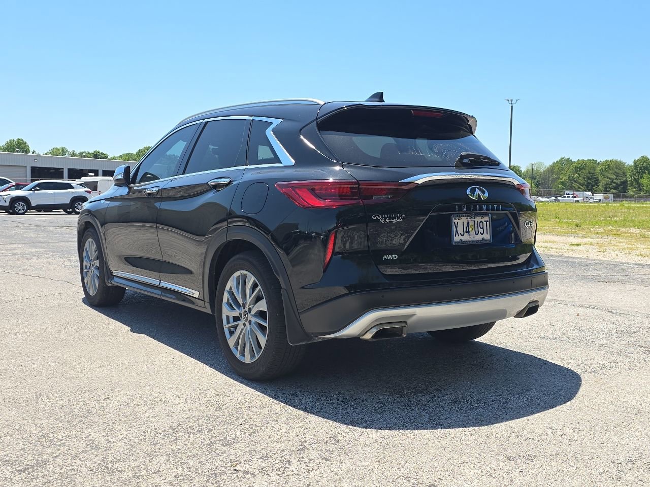 Certified 2024 INFINITI QX50 Luxe w/ Accent Package AWD/4WD image 4