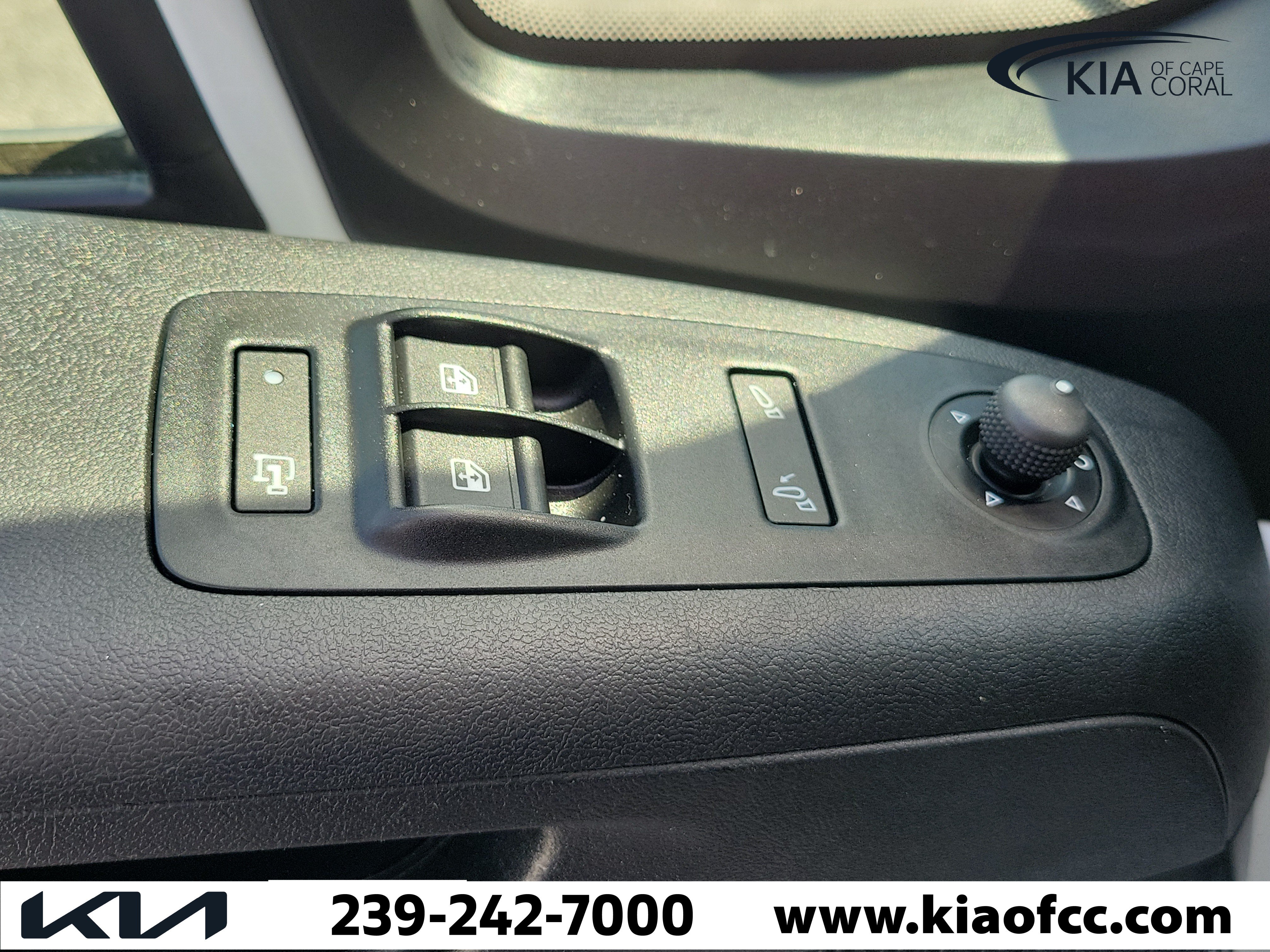 Used 2025 RAM ProMaster 2500 w/ Convenience Group FWD image 21