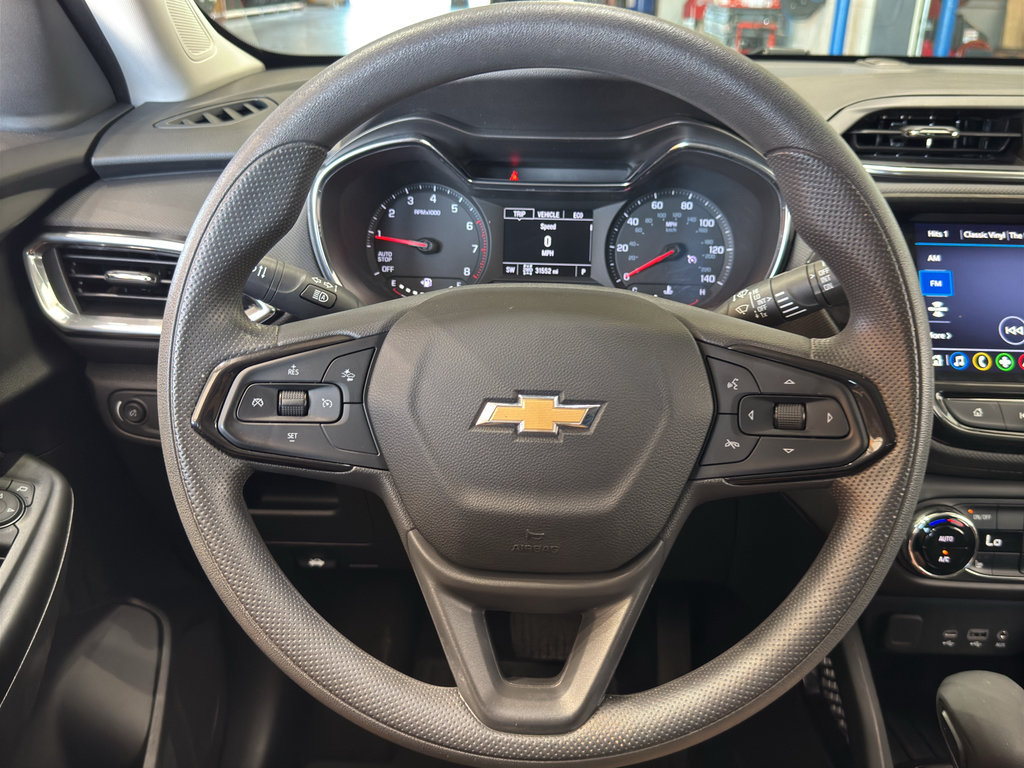 Used 2023 Chevrolet TrailBlazer LT w/ LPO, Blackout Package AWD/4WD image 21