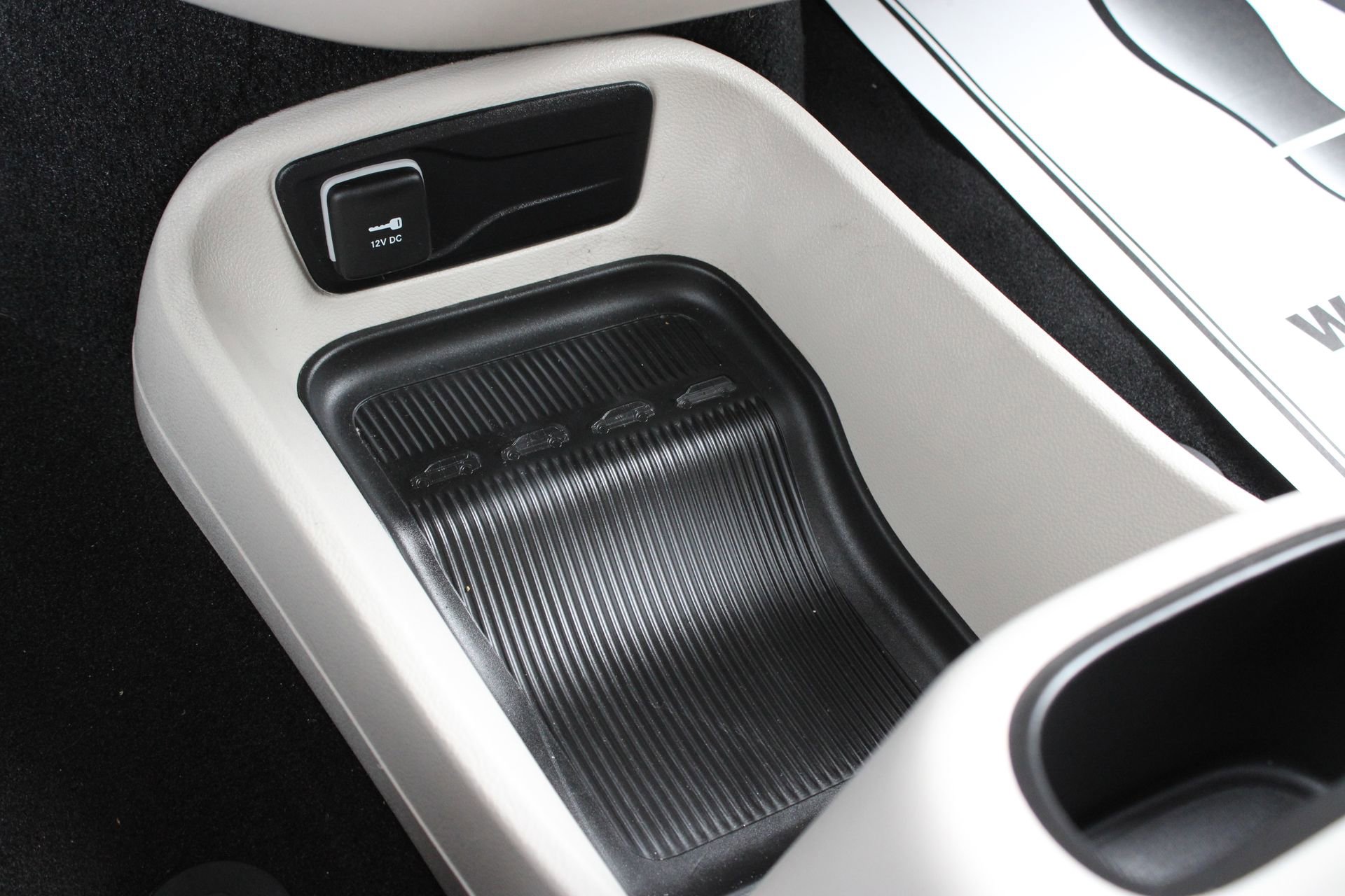 Used 2024 Chrysler Pacifica Touring-L FWD image 46