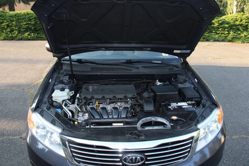 Used 2010 Kia Optima LX FWD image 18