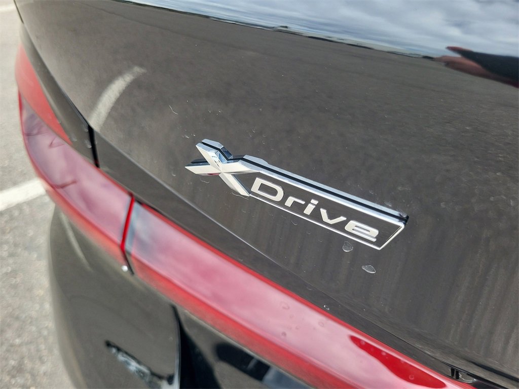 Used 2022 BMW 530e xDrive 530e iPerformance w/ Premium Package image 12