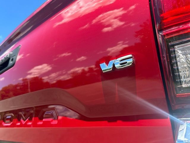 Used 2019 Toyota Tacoma SR5 AWD/4WD image 15
