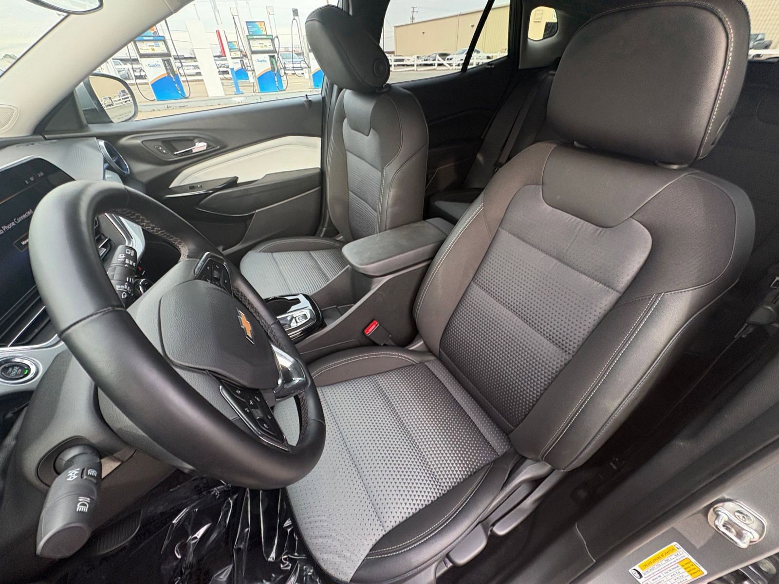 Used 2025 Chevrolet Trax LT w/ LT Convenience Package image 34