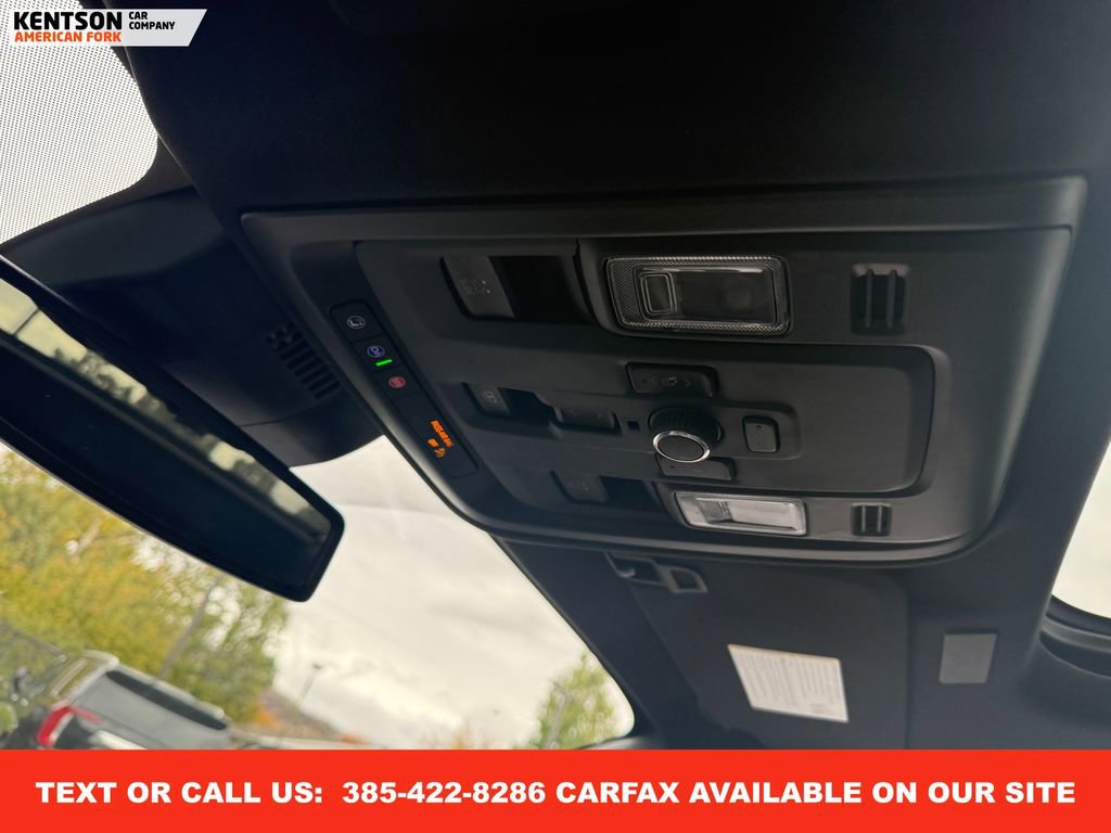 Used 2025 GMC Yukon Denali image 32