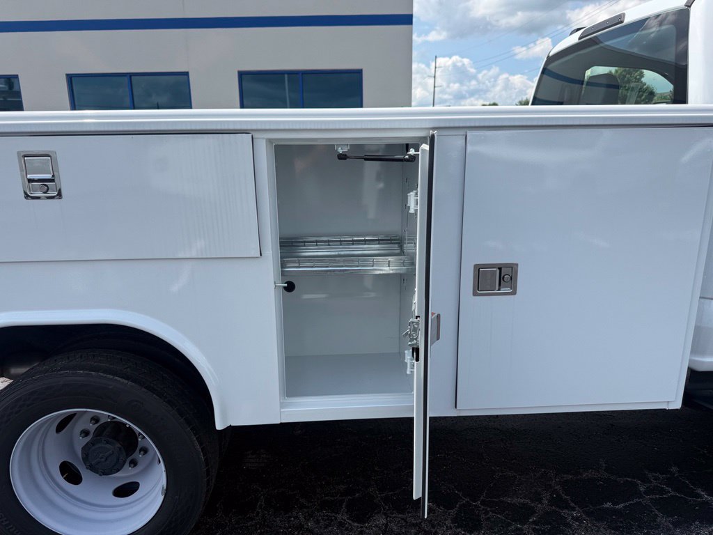 New 2026 Ford F550 4x4 Regular Cab Super Duty w/ Snow Plow Prep Package image 50