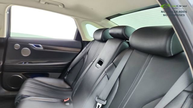 Used 2024 Genesis G80 image 30