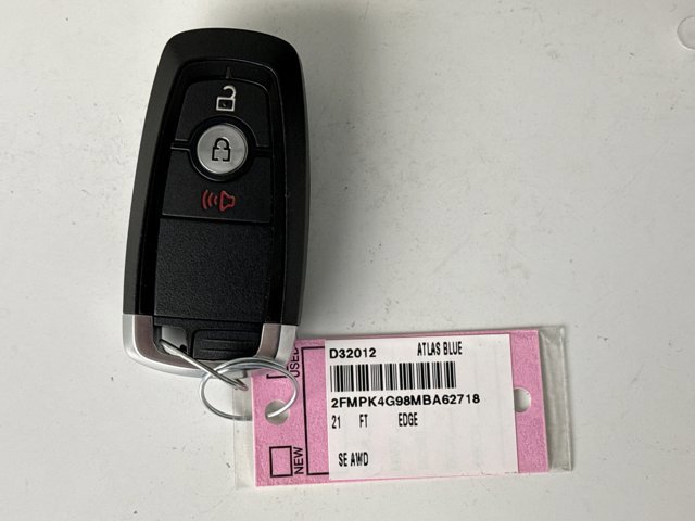 Used 2021 Ford Edge SE image 19