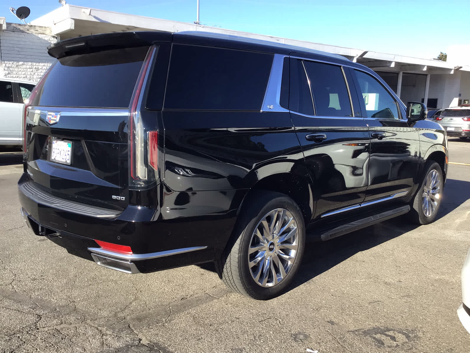 Used 2023 Cadillac Escalade Premium Luxury AWD/4WD image 4