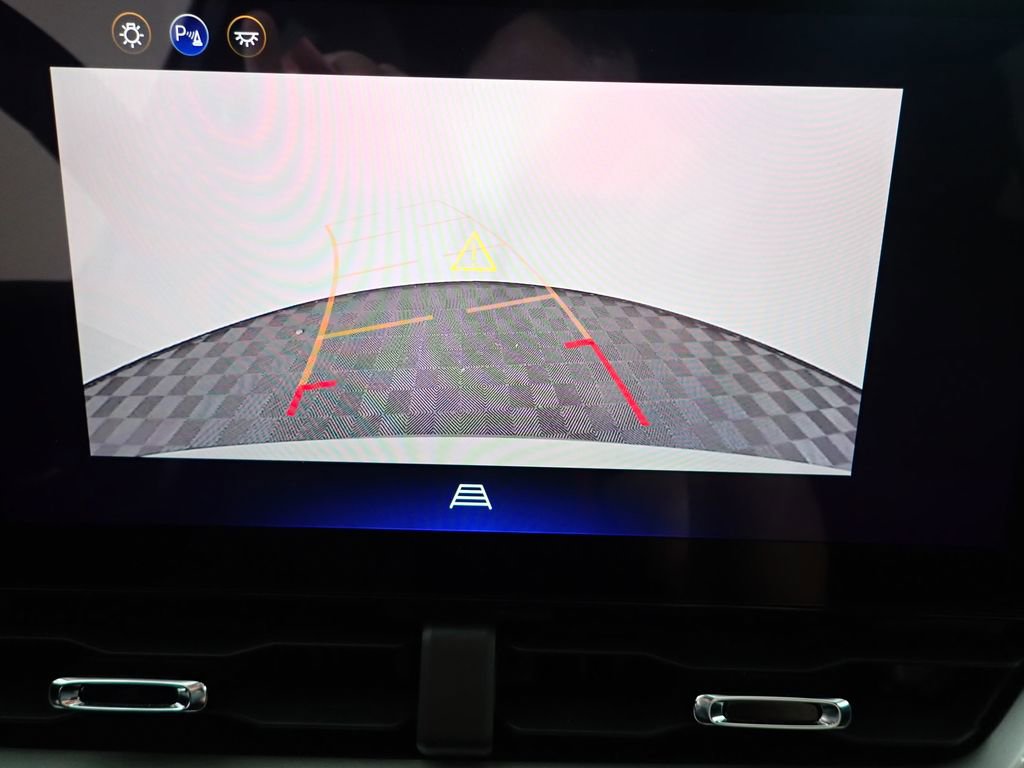 Used 2026 Chevrolet Equinox LT image 6