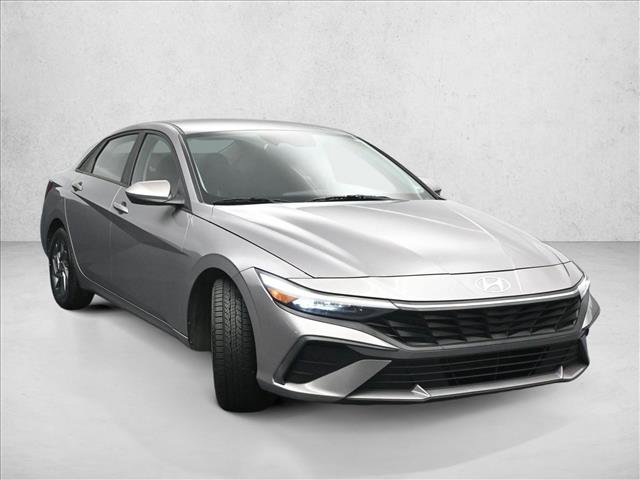 Used 2024 Hyundai Elantra SEL FWD image 4