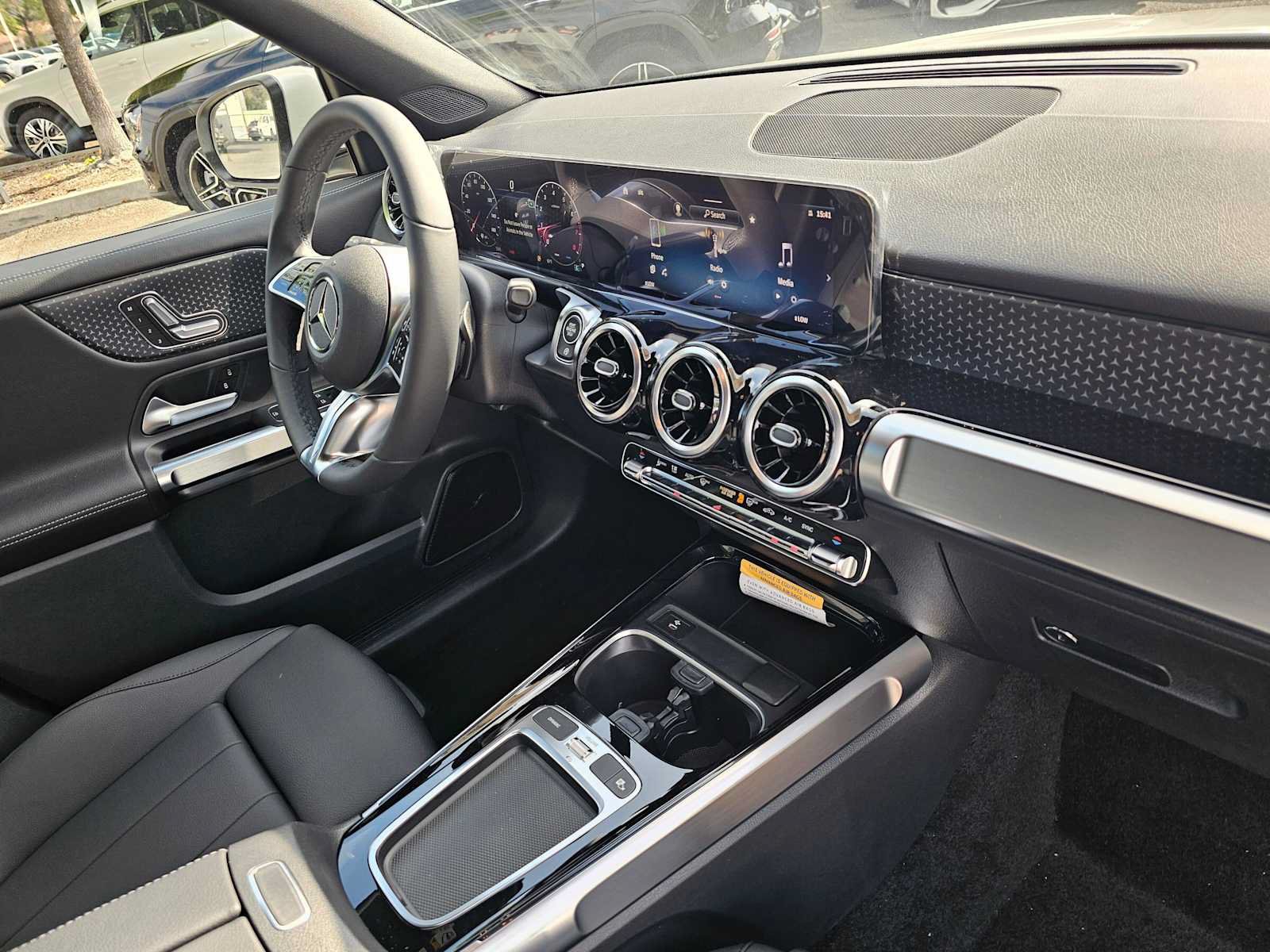 New 2026 Mercedes-Benz GLB 250 image 11