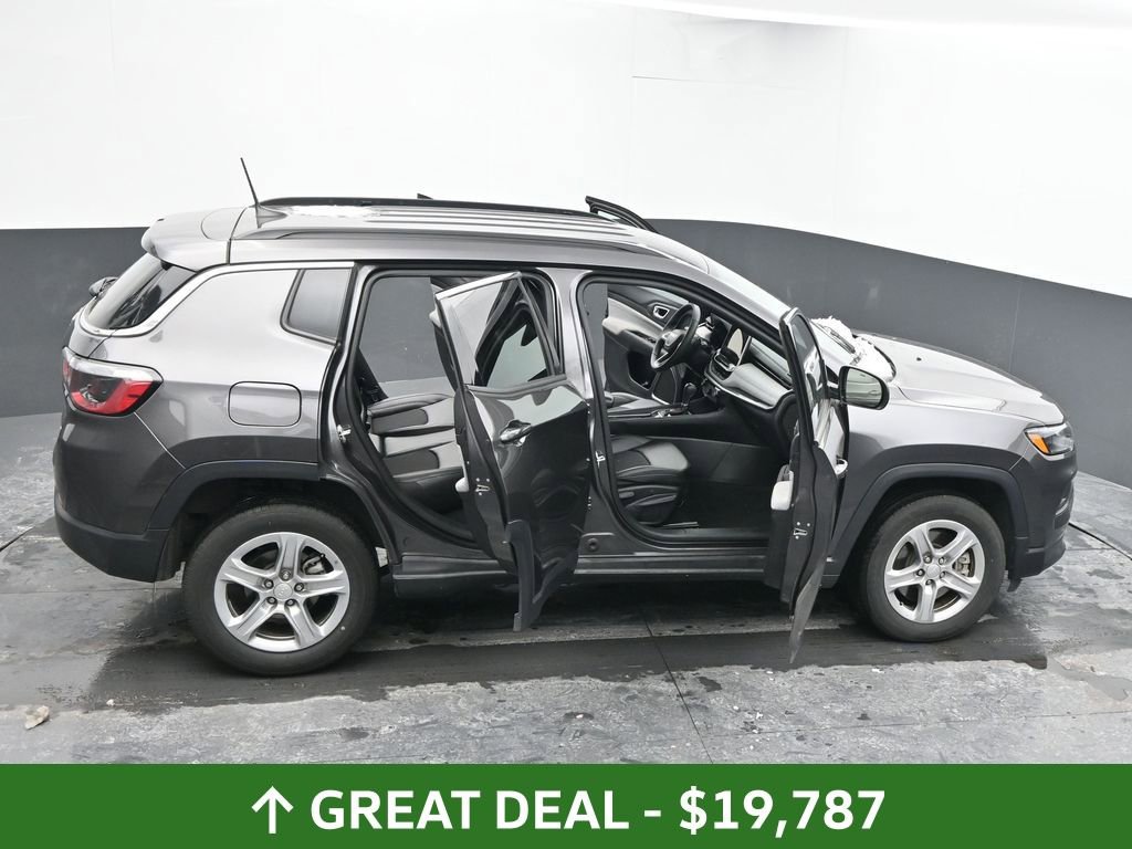 Used 2024 Jeep Compass Latitude image 68