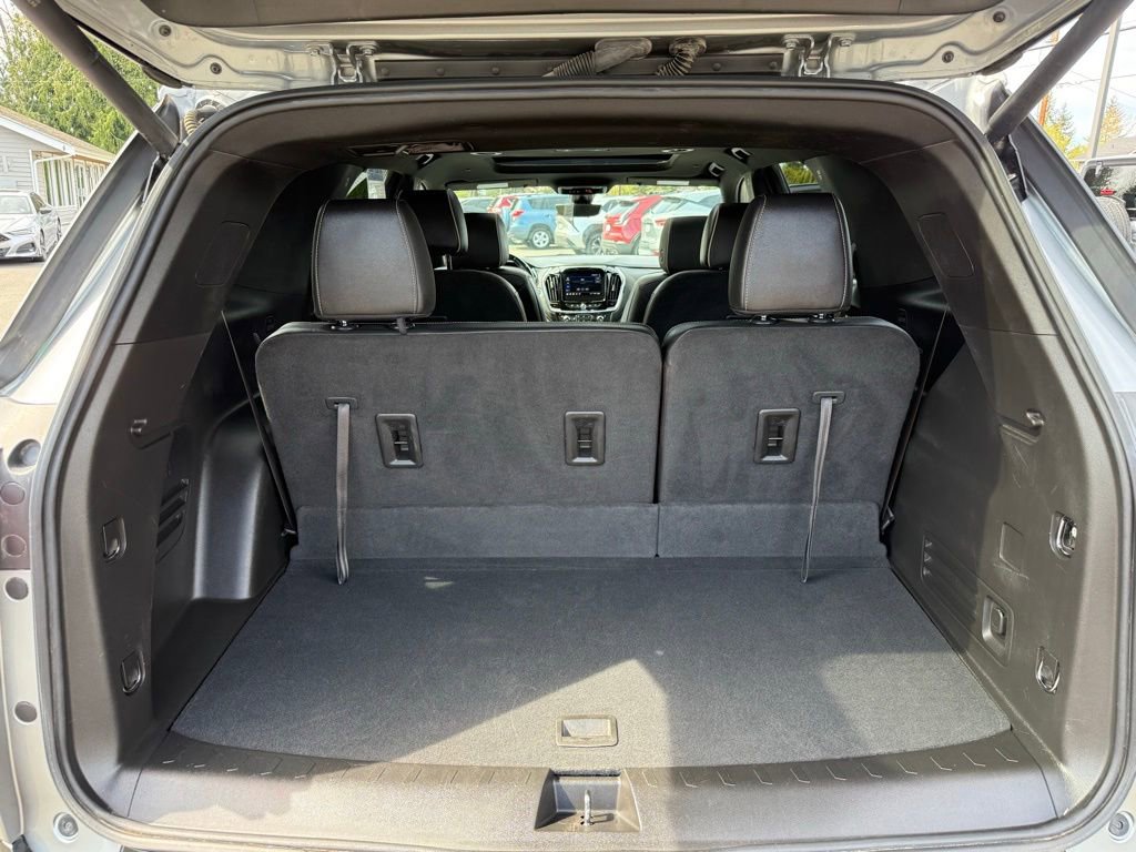 Used 2023 Chevrolet Traverse Premier w/ Redline Edition image 10
