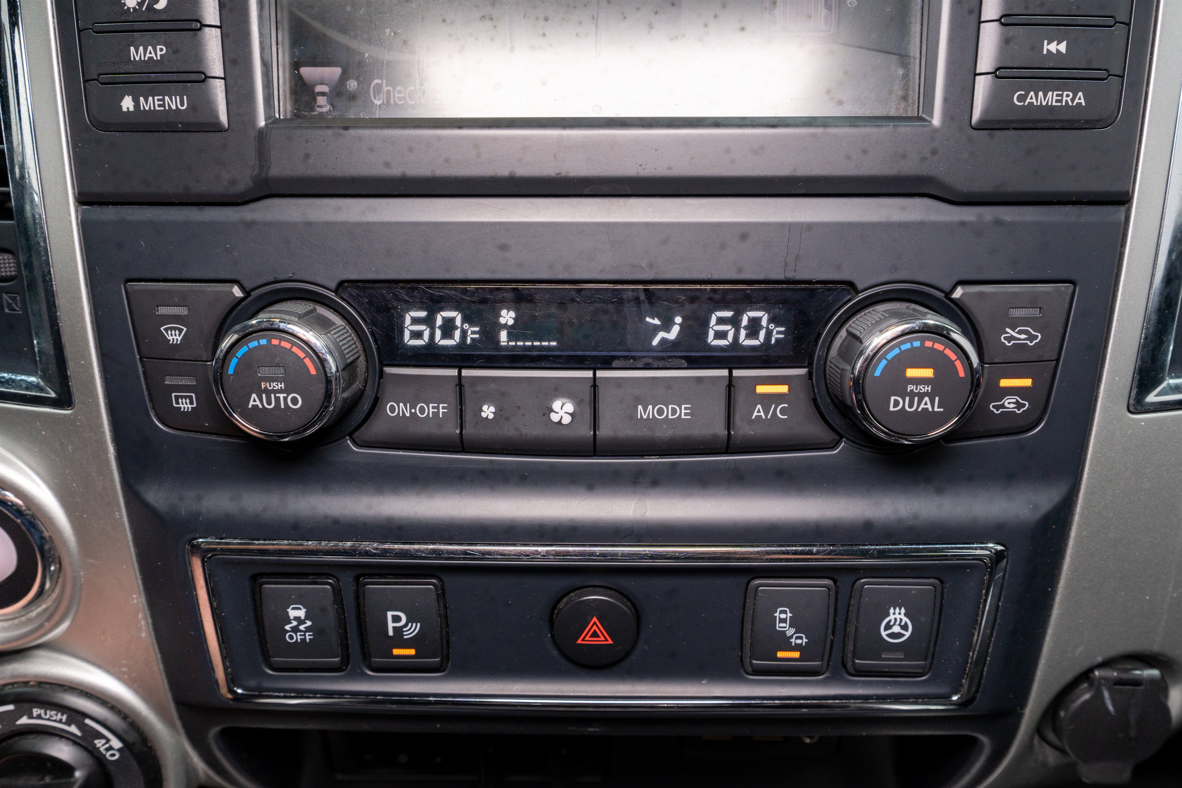 Used 2019 Nissan Titan PRO-4X w/ Pro-4x Convenience Package AWD/4WD image 23
