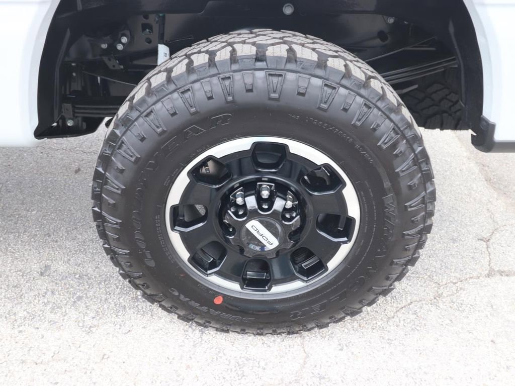 New 2026 Ford F250 Platinum w/ Tremor Off-Road Package image 17