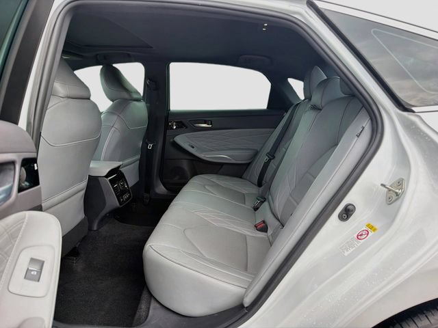 Used 2019 Toyota Avalon Limited FWD image 20