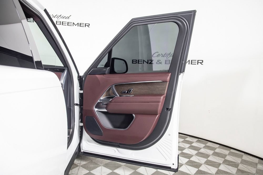 Used 2024 Land Rover Range Rover SE AWD/4WD image 19
