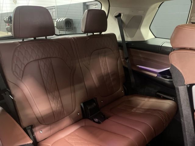 Used 2025 BMW X7 xDrive40i image 32