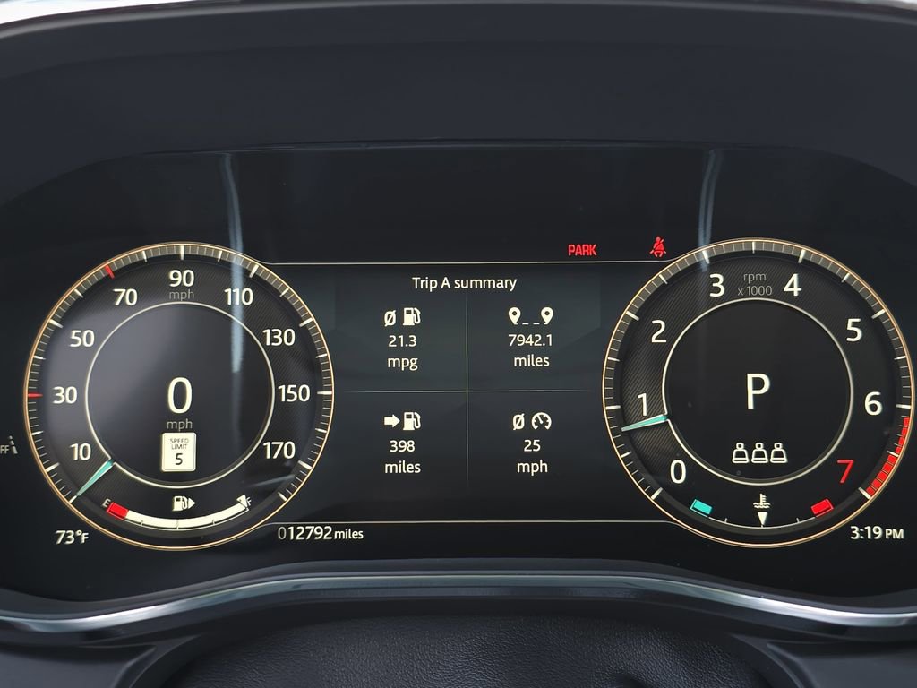 Used 2025 Jaguar F-PACE R-Dynamic S image 19