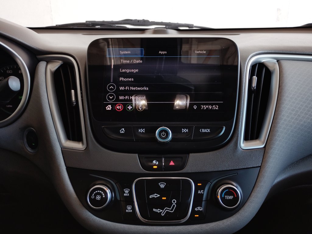 Used 2020 Chevrolet Malibu LS FWD image 32