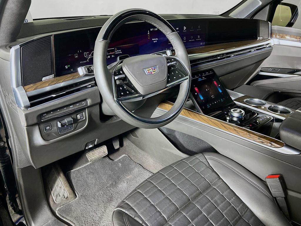 Used 2025 Cadillac Escalade ESV Sport Platinum w/ LPO, ONYX Package image 9