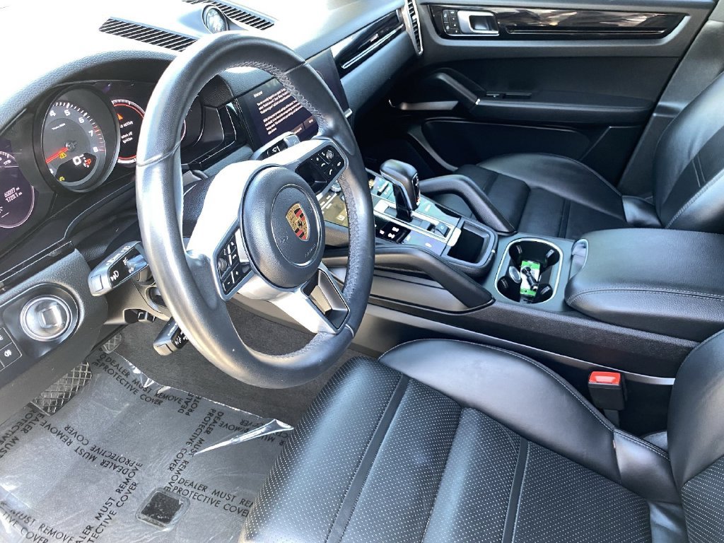 Used 2023 Porsche Cayenne w/ Premium Package AWD/4WD image 25