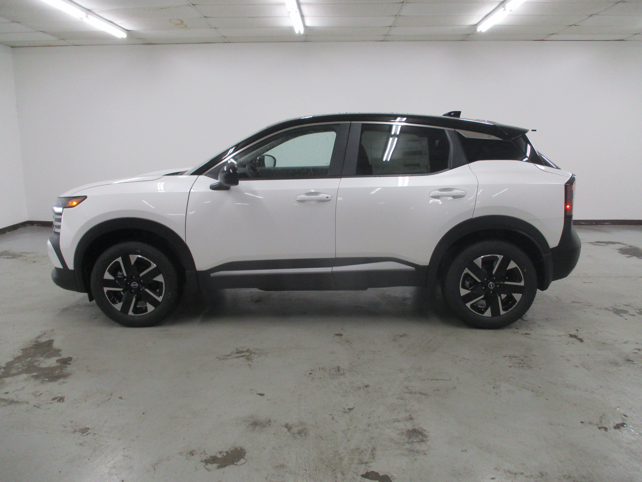 New 2026 Nissan Kicks SV w/ SV Premium Package AWD/4WD image 2