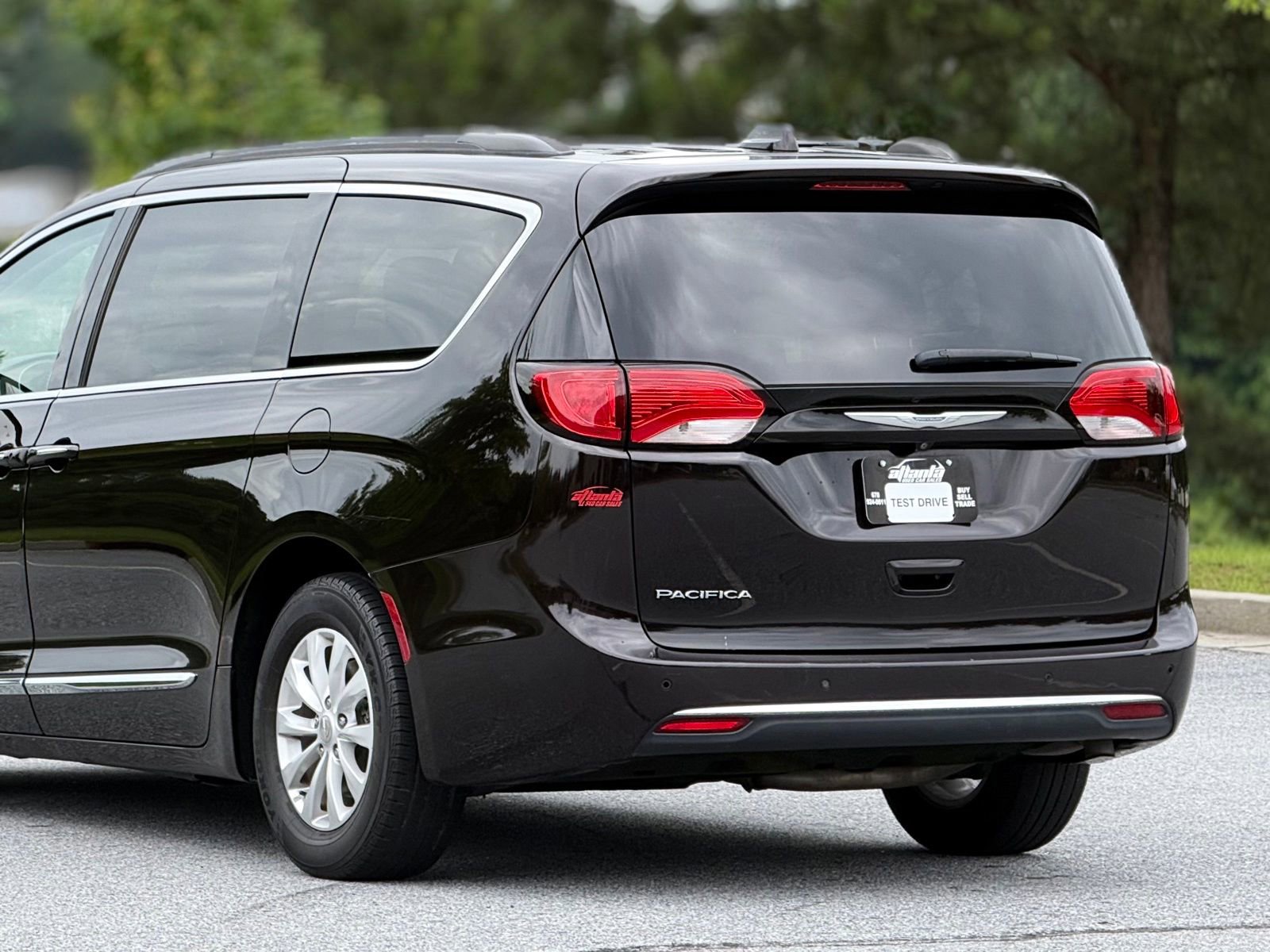 Used 2017 Chrysler Pacifica Touring-L FWD image 47