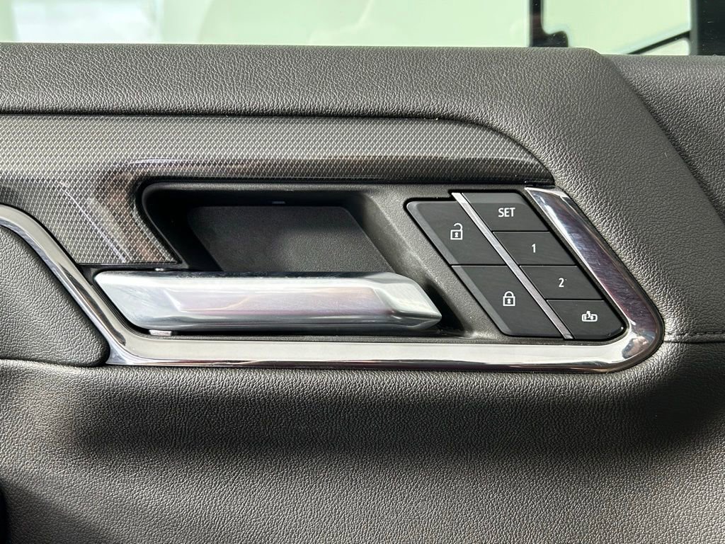 Used 2024 GMC Sierra 2500 AT4 w/ AT4 Premium Plus Package image 33