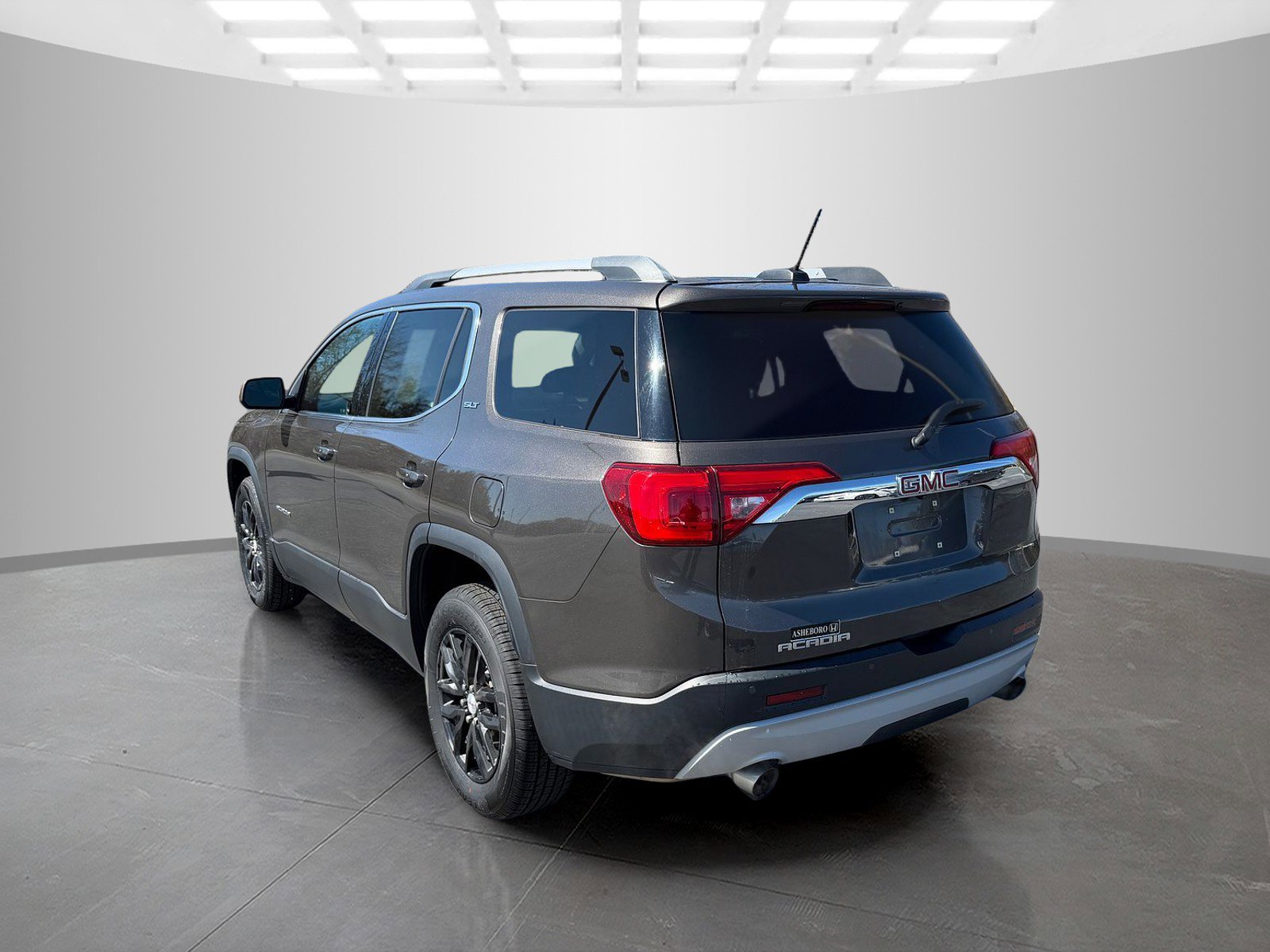 Used 2019 GMC Acadia SLT image 4