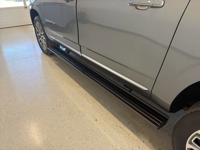 Used 2026 GMC Yukon XL Denali w/ Sun & Power Step Package image 8